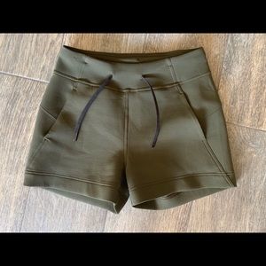 Lululemon On the Fly Short 🍋